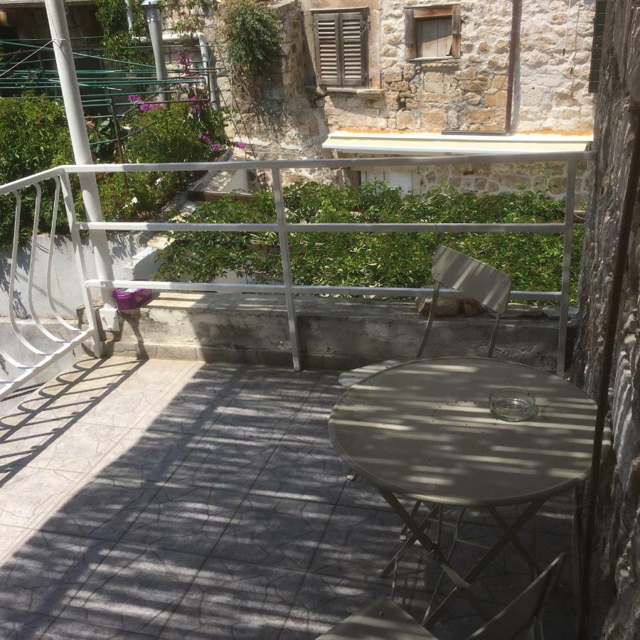Marco's Piazza Apartment Hvar Town Esterno foto