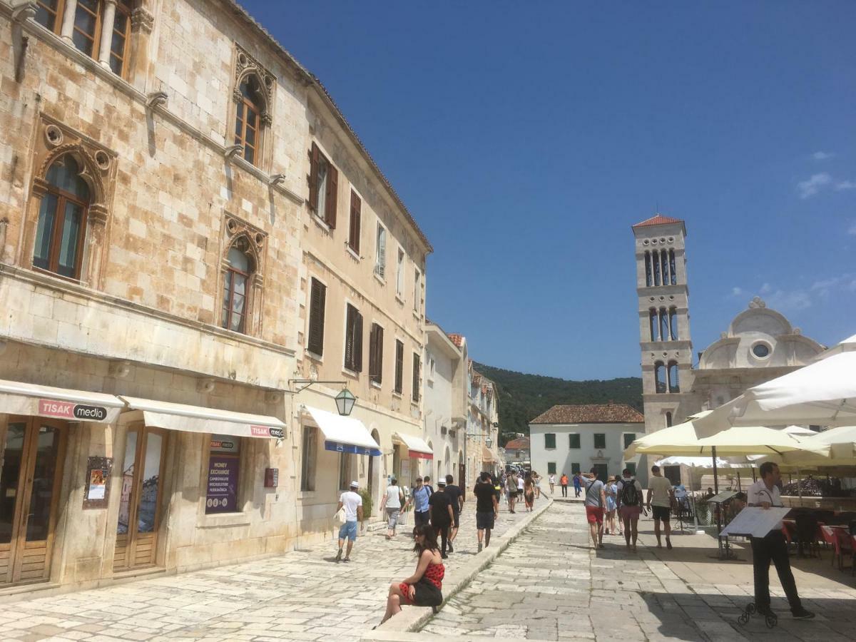 Marco's Piazza Apartment Hvar Town Esterno foto