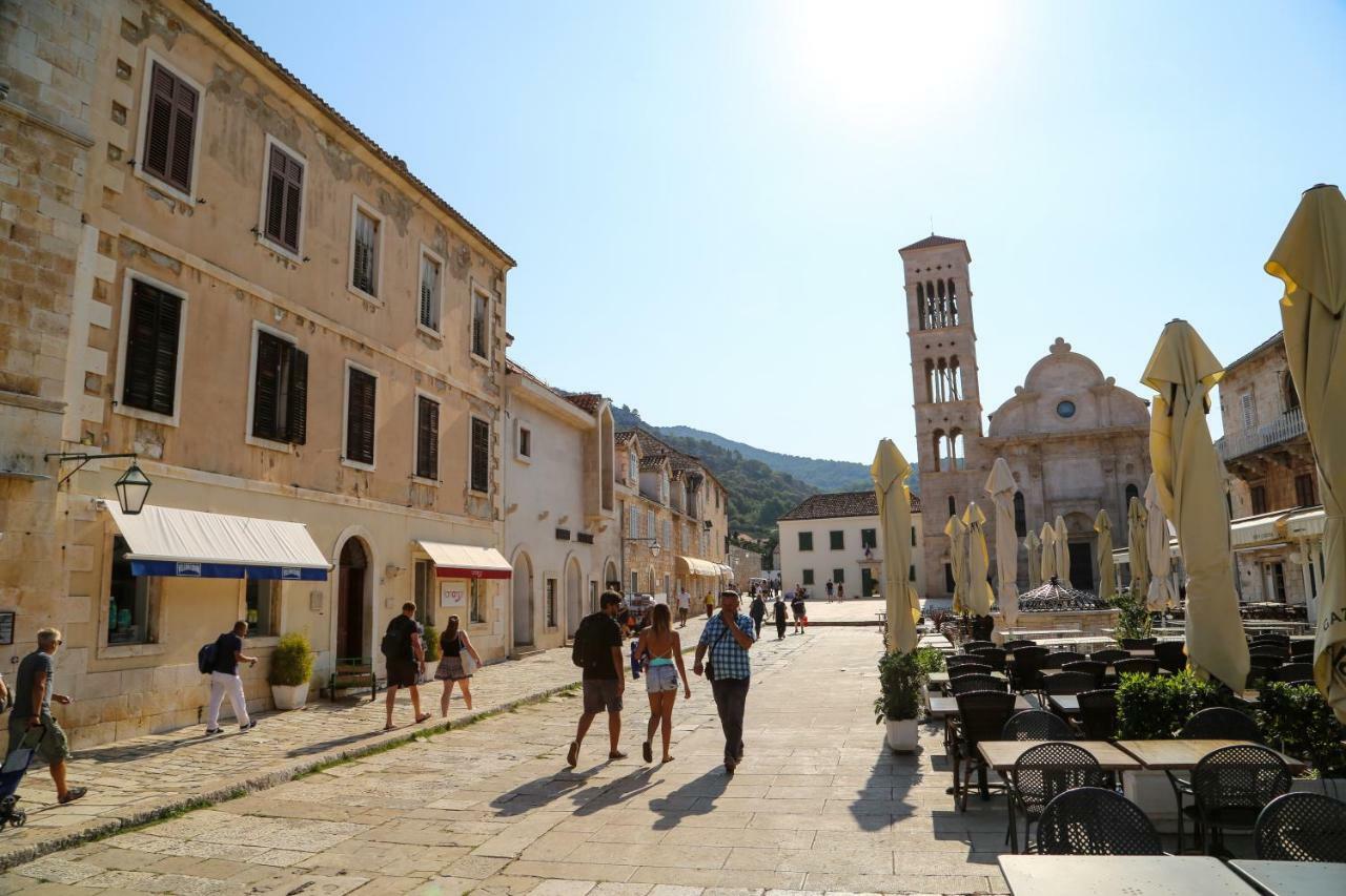 Marco's Piazza Apartment Hvar Town Esterno foto