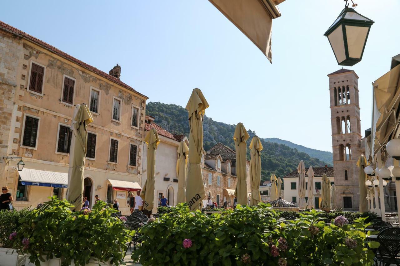 Marco's Piazza Apartment Hvar Town Esterno foto